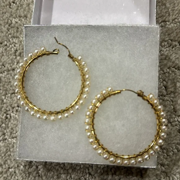 Pearl Hoop Earrings - Picture 4 of 6